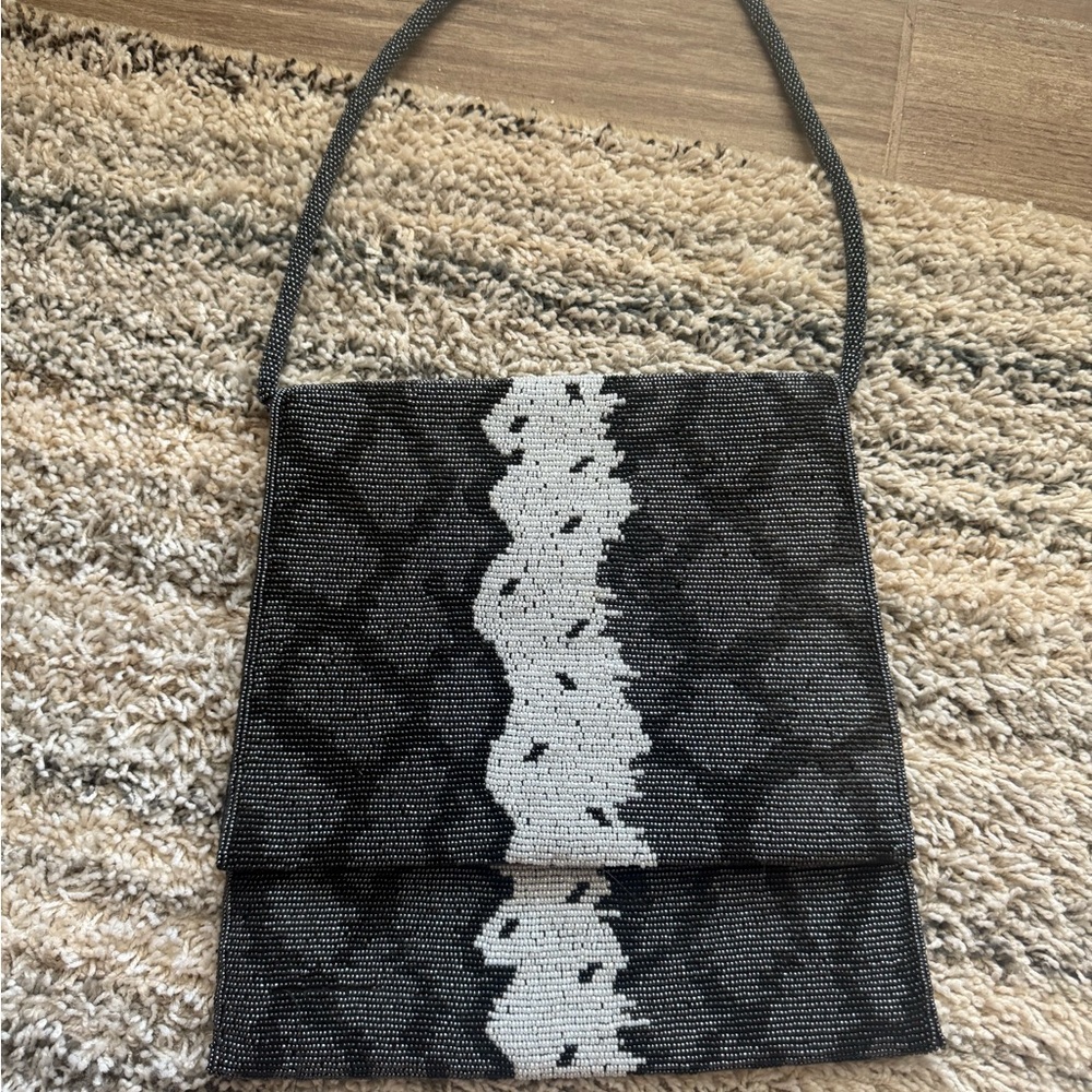 Elegant beaded purse
